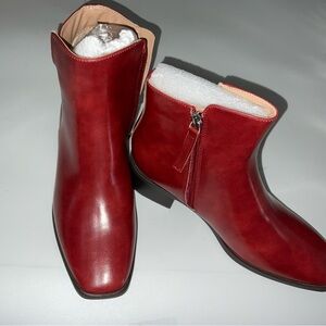 Joyee Maroon womens booties New Never worn size 7